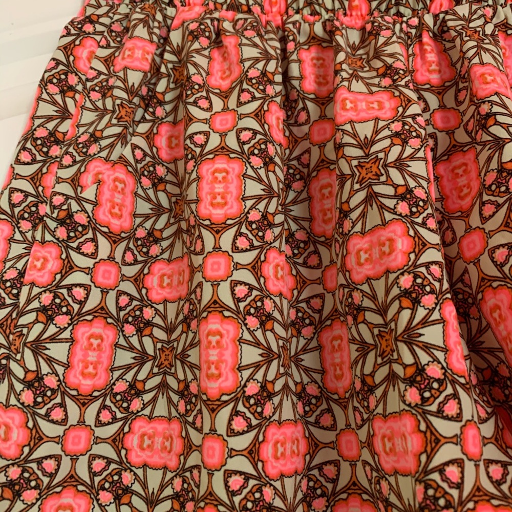 Shorts - Picture 2 of 4